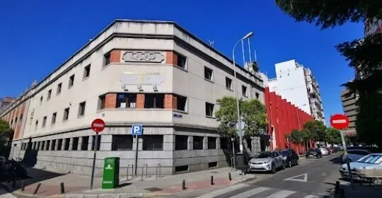 Centro Deportivo Municipal Gimnasio Moscardó en Madrid