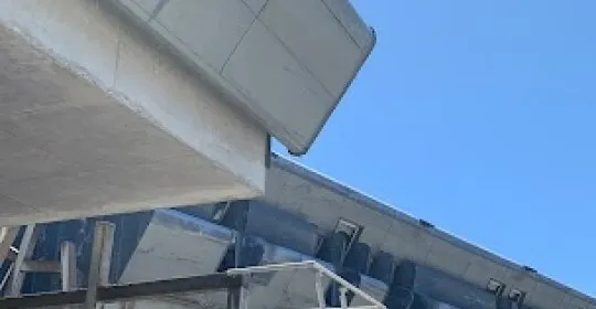 Piscina cuberta e Aulario da Universidade de Vigo en O Porriño