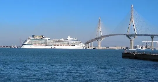 Piscina de Astilleros en Cádiz