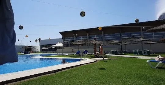 Complejo Deportivo Municipal ASANSULL en La Línea de la Concepción