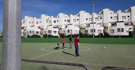 Centro Deportivo Las Dunas De San Fernando en Oliva