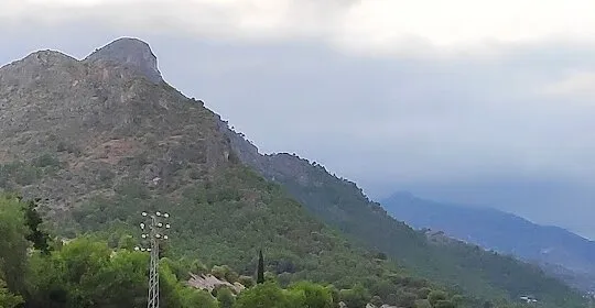 Parque con gimnasio al aire libre en Benirredrà