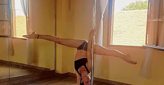 Verticalfit Vic - Multiespai: Poledance, Arts aèries, Circ Infantil, Arts Marcials, Zumba i Ball en Vic