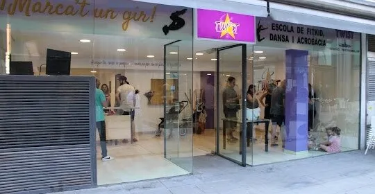 TWIST. Escola de fitkid dansa i acrobàcia en Mollet del Vallès