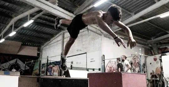 R-evolution school en Valencia