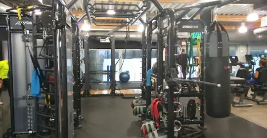 Complejo Deportivo Supera Los Lagos en Parla