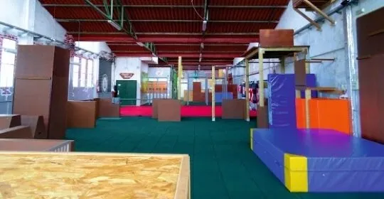 JUNGLA URBANA BCN en Cerdanyola del Vallès