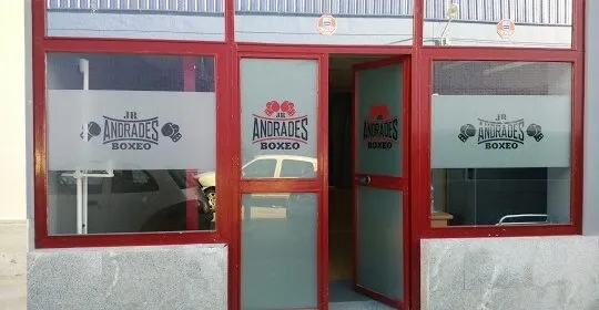 Escuela Boxeo JR Andrades en Camas