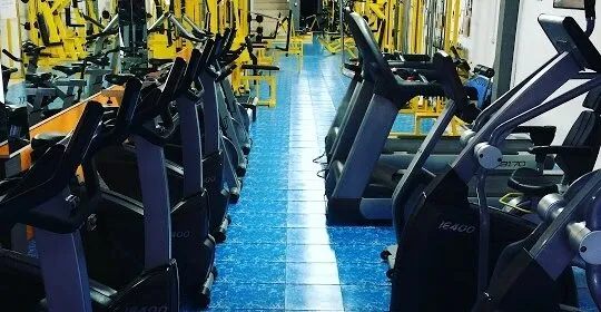 GIMNÀS WORLD en Castellar del Vallès