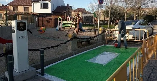 Polideportivo y Piscina municipal en Fresnedillas de la Oliva