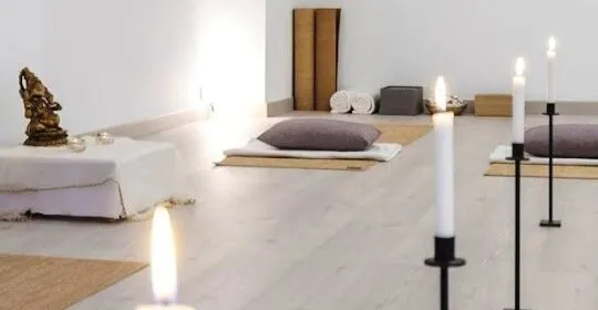 YOGA Dhana Escuela de Yoga en Sant Joan Despí