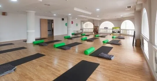 Más Happy escuela de Yoga en Santa Pola