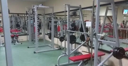 centro deportivo fitness en Paradas