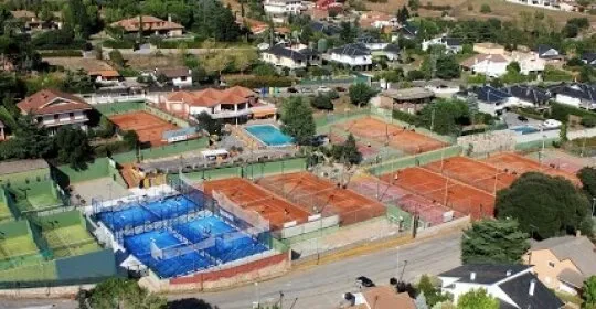 Nou Tenis Belulla en Canovelles