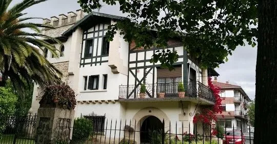 Parking Gernika junto al Poli en Gernika-Lumo