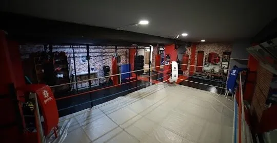 Gimnasio V&M en Vitoria / Gasteiz