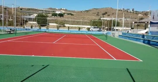 Asociación de tenis y padel Ferrara en Torrox
