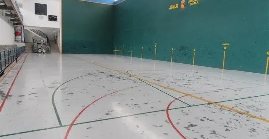 Frontón Municipal Jai Alai Urduña Orduña en Amurrio
