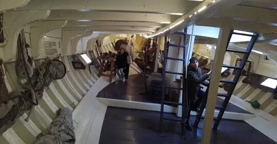 Pavillón de Covaterreña en Baiona