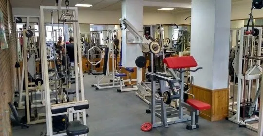 Gimnasio Beti Ona en Arrasate / Mondragón