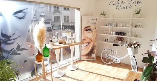 ALOE Centro Estetica & Entrenador personal / Masaje / Indiba / Presoterapia / Limpieza cutis / Entrenamiento / Cosmetica ecologica, organica / Belleza en Pontevedra