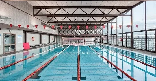 Centro Deportivo Municipal Escuelas de San Antón en Madrid