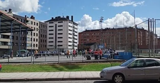 Instalación municipal de petanca La Corredoria en Oviedo