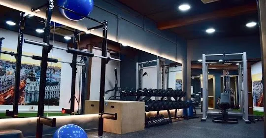 Ren Coach Malasaña. Gimnasio. Entrenador personal. Yoga. en Madrid